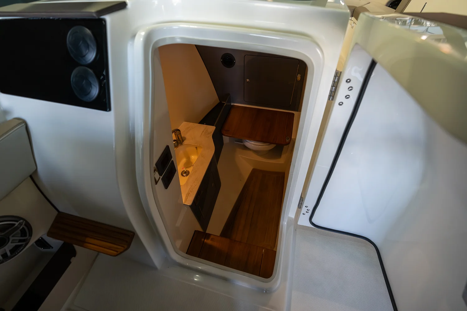 2026 Boston Whaler 330 Vantage Image Thumbnail #32