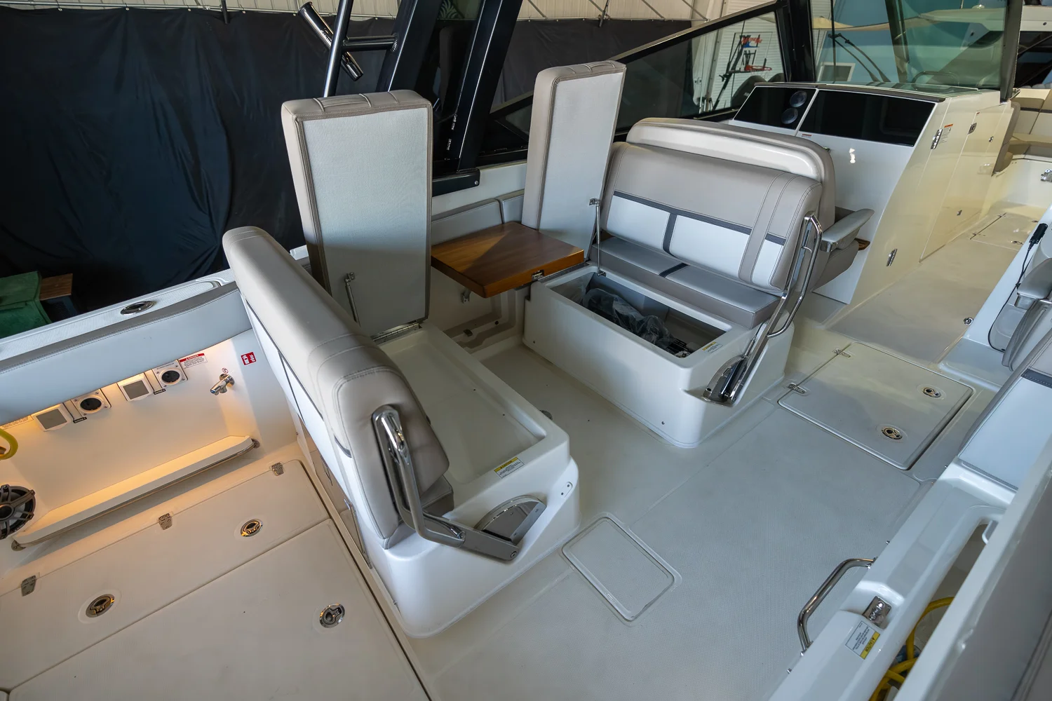 2026 Boston Whaler 330 Vantage Image Thumbnail #50