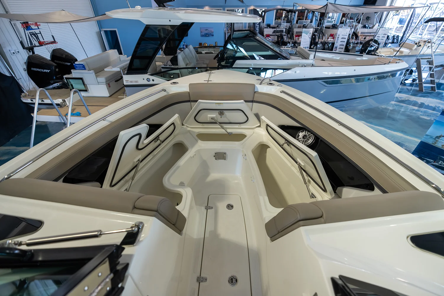 2026 Boston Whaler 330 Vantage Image Thumbnail #17