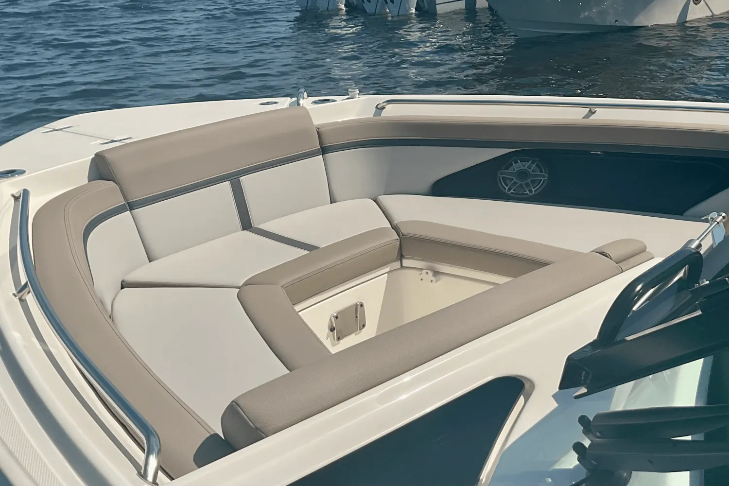 2026 Boston Whaler 330 Vantage Image Thumbnail #23