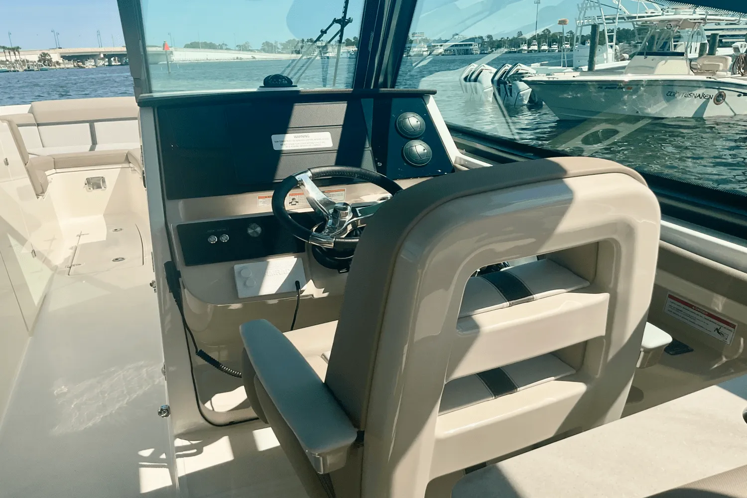 2026 Boston Whaler 330 Vantage Image Thumbnail #13