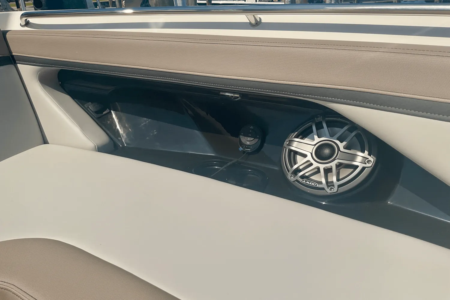 2026 Boston Whaler 330 Vantage Image Thumbnail #27