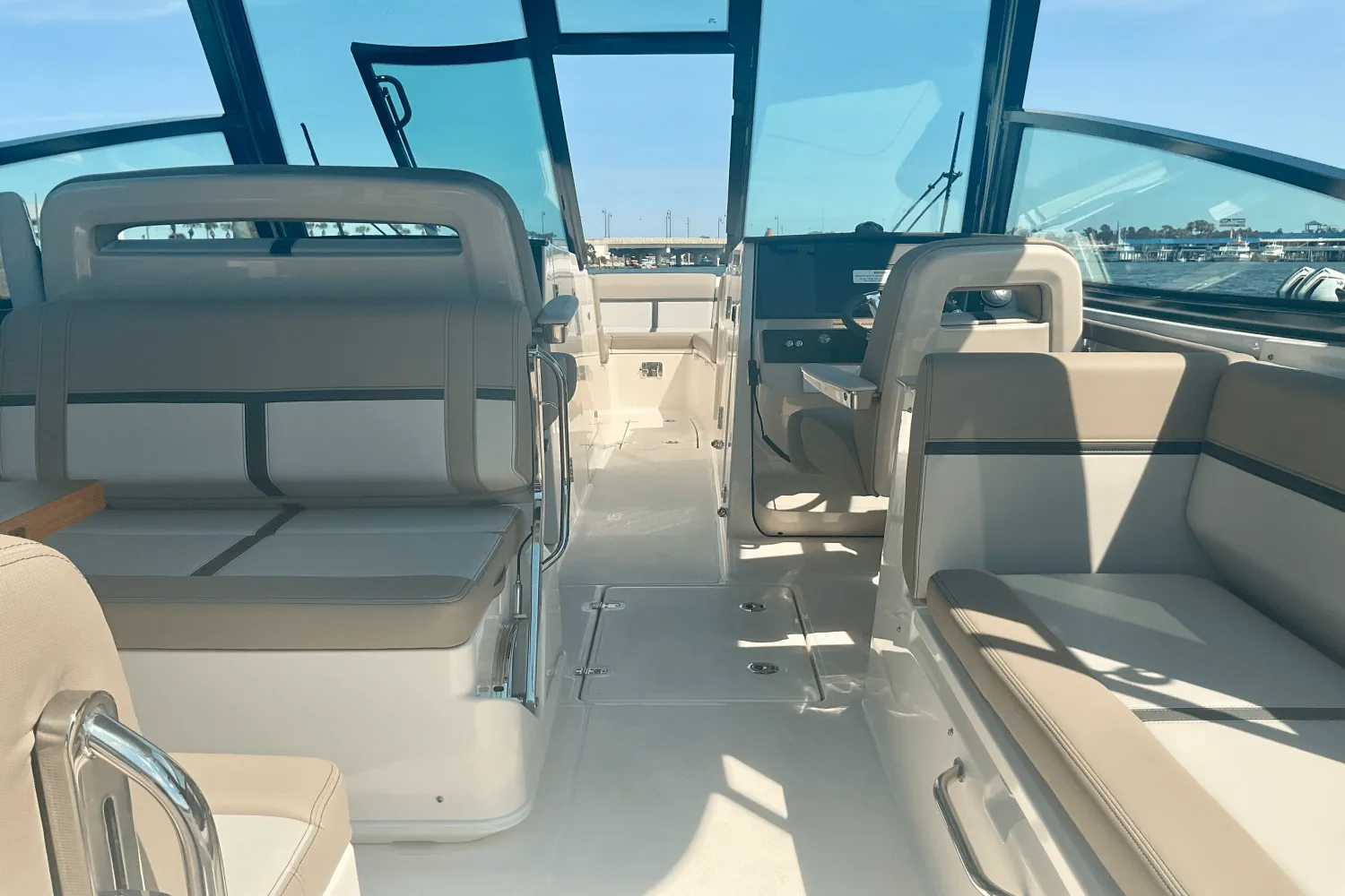 2026 Boston Whaler 330 Vantage Image Thumbnail #30