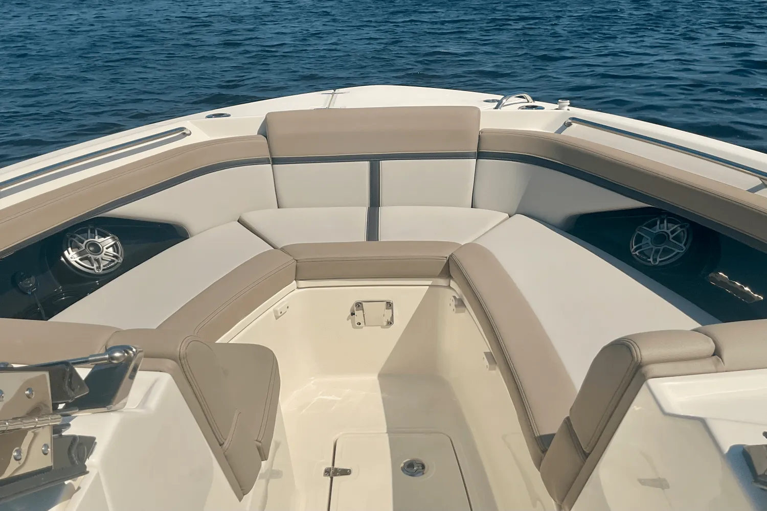 2026 Boston Whaler 330 Vantage Image Thumbnail #24