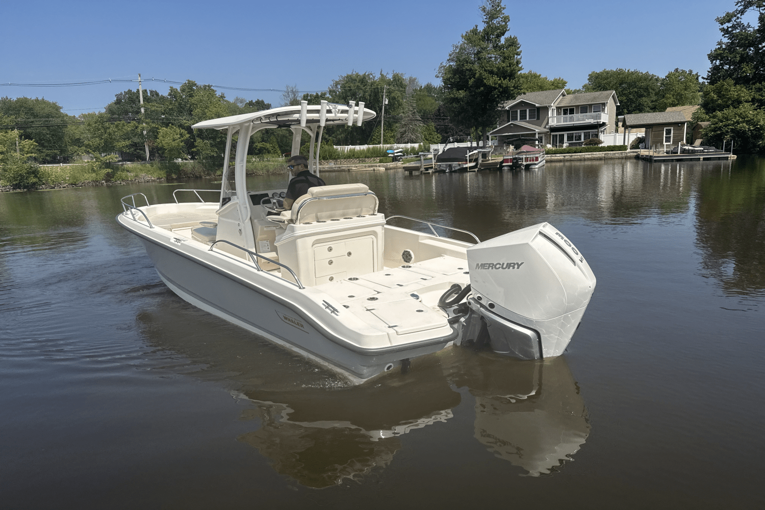 2025 Boston Whaler 250 Dauntless Image Thumbnail #4