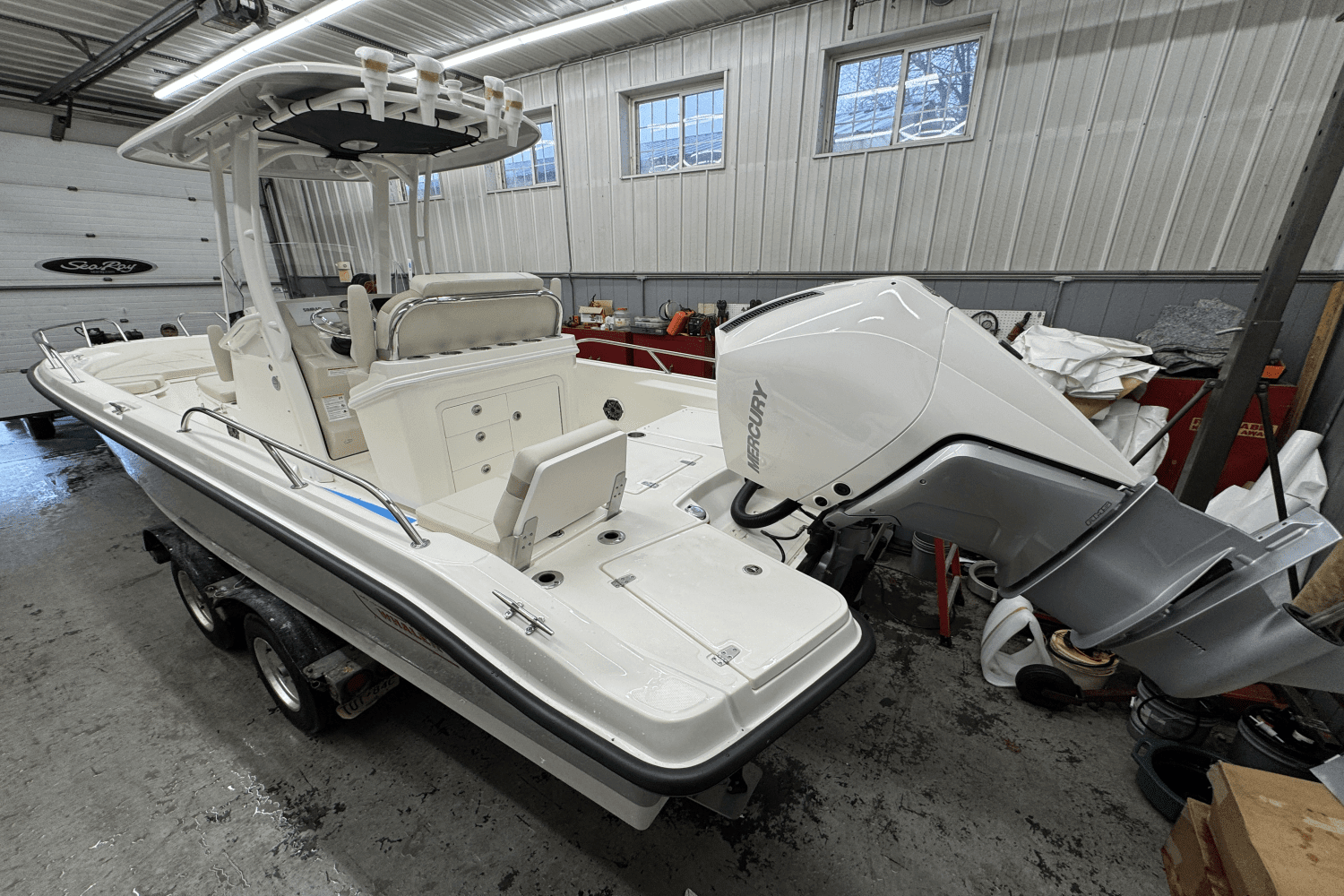 2025 Boston Whaler 250 Dauntless Image Thumbnail #23