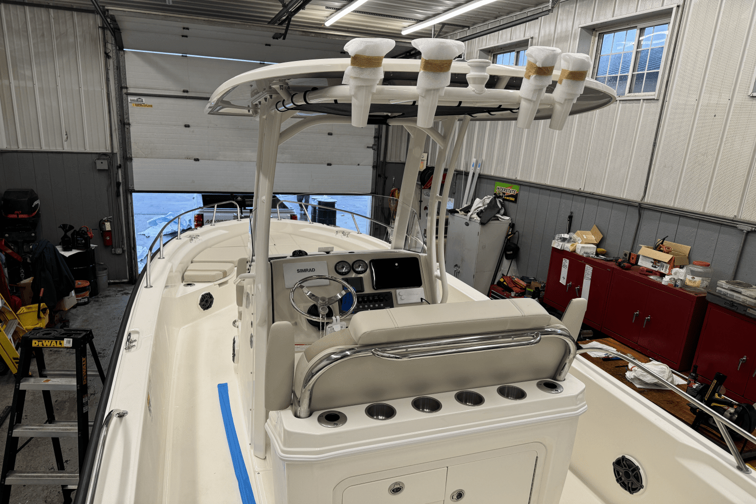 2025 Boston Whaler 250 Dauntless Image Thumbnail #5