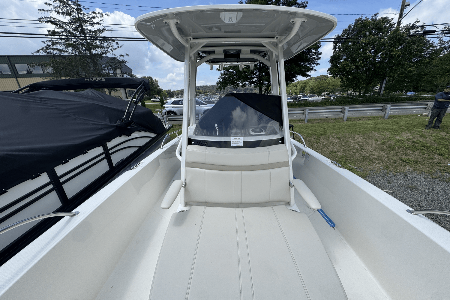 2025 Boston Whaler 250 Dauntless Image Thumbnail #18