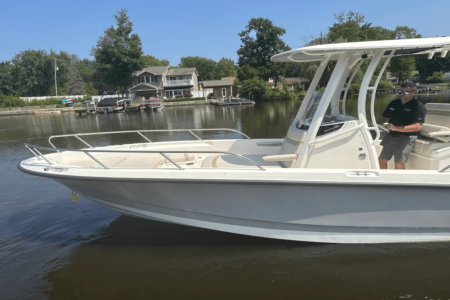 2025 Boston Whaler 250 Dauntless Image Thumbnail #6