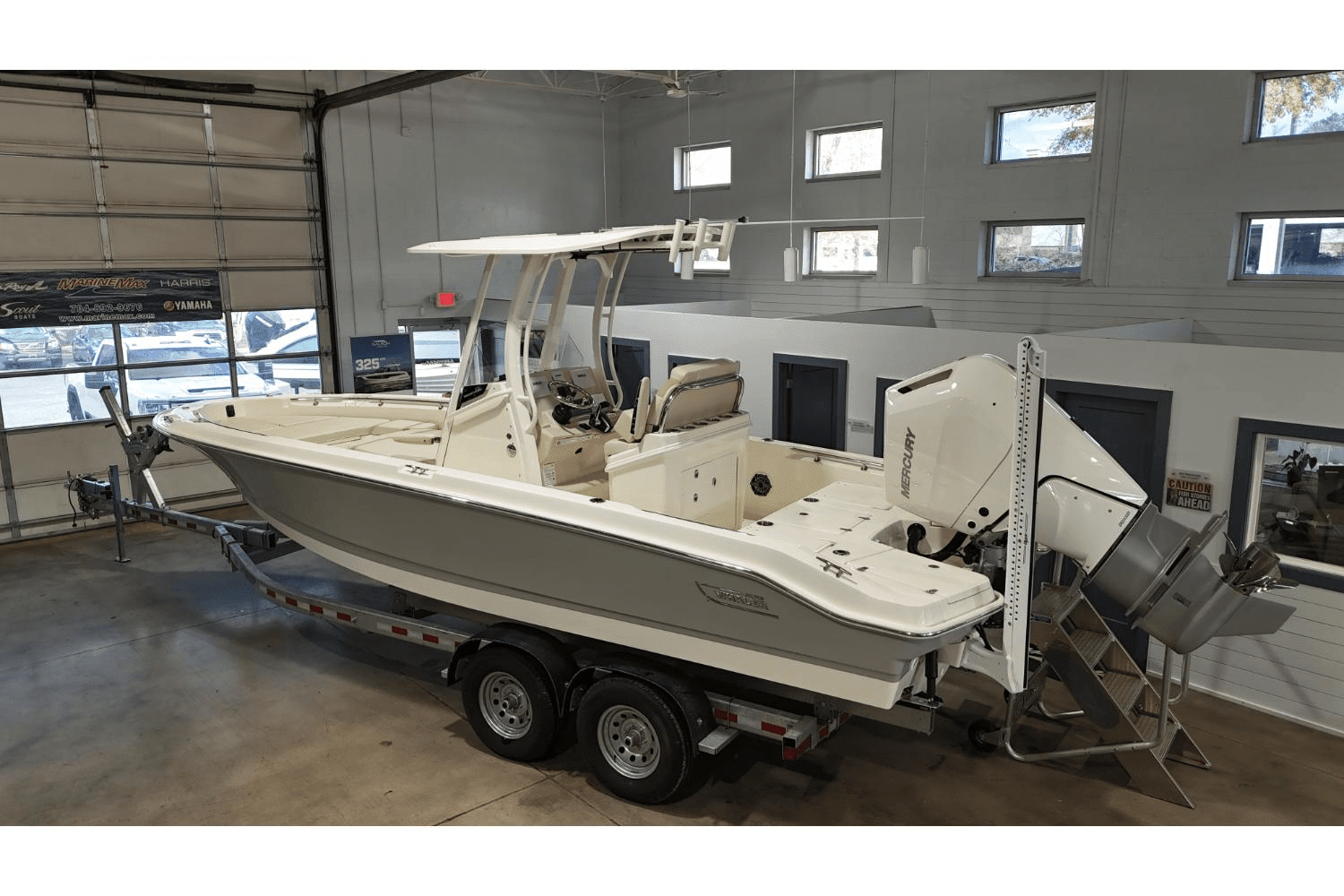 2025 Boston Whaler 250 Dauntless Image Thumbnail #5