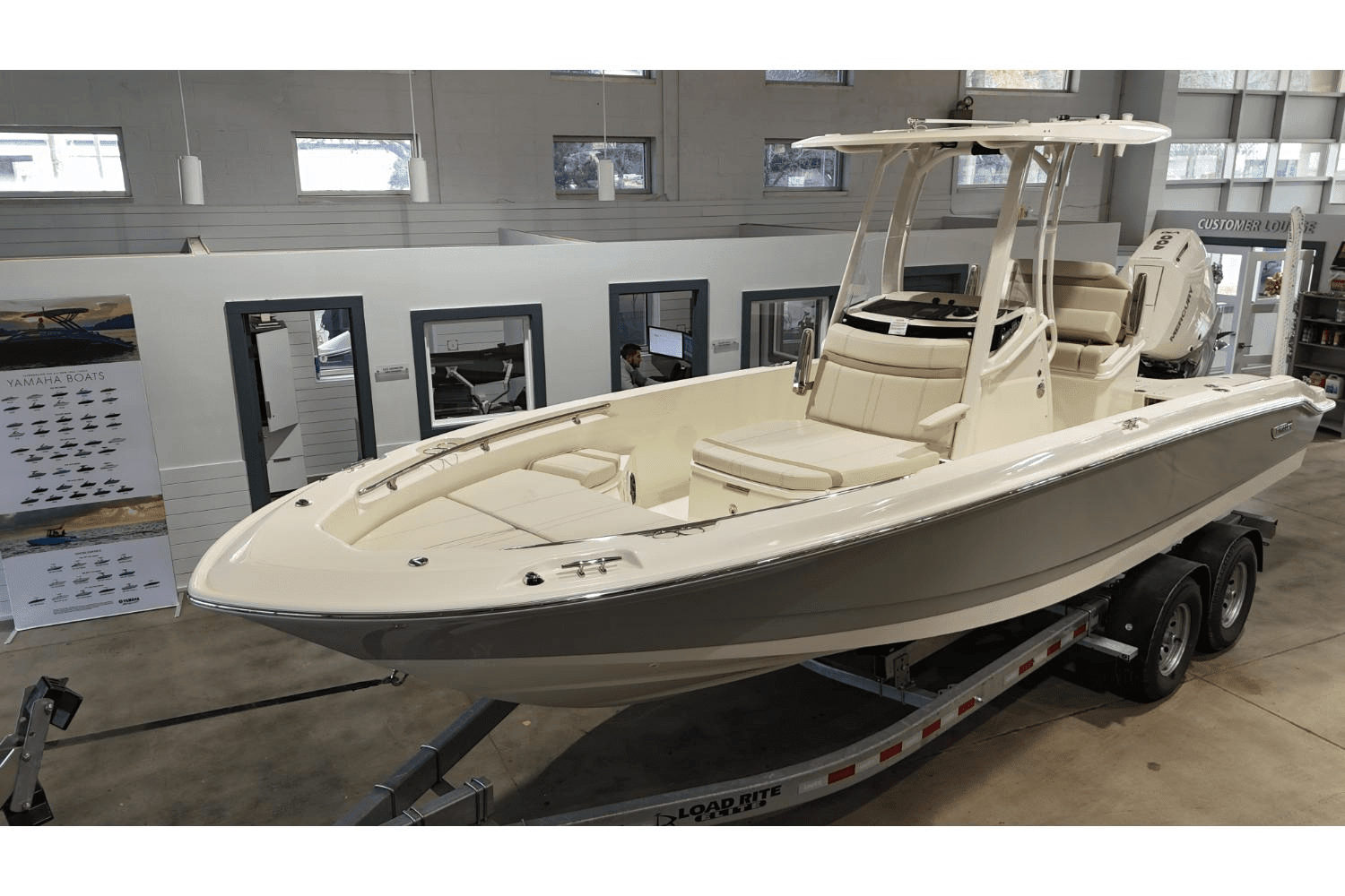 2025 Boston Whaler 250 Dauntless Image Thumbnail #3