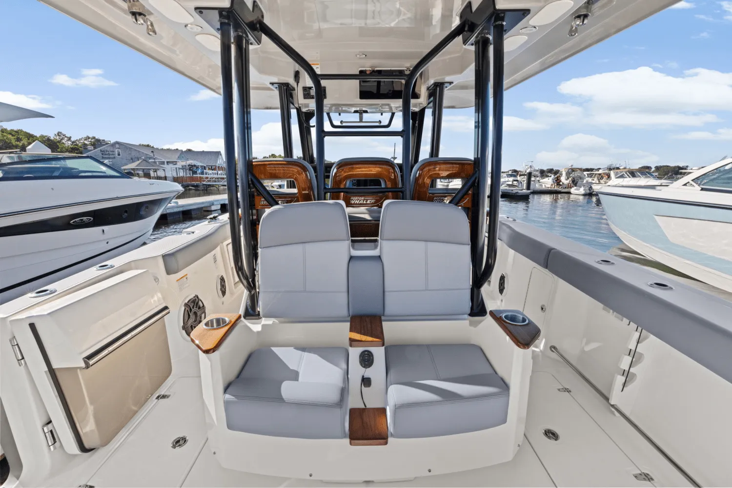 2025 Boston Whaler 360 Outrage Image Thumbnail #20