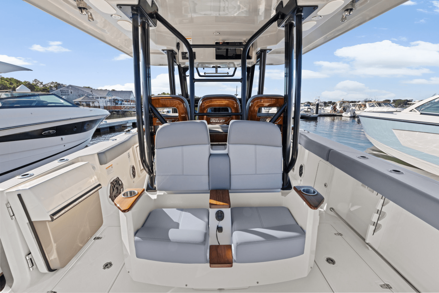 2025 Boston Whaler 360 Outrage Image Thumbnail #20