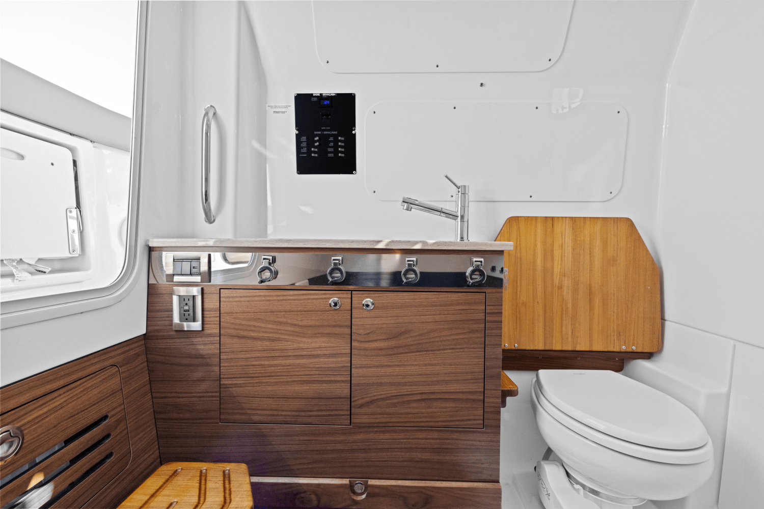 2025 Boston Whaler 360 Outrage Image Thumbnail #41