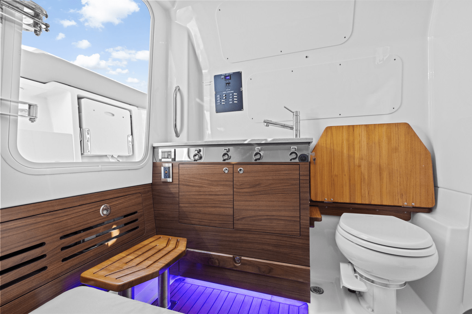 2025 Boston Whaler 360 Outrage Image Thumbnail #40