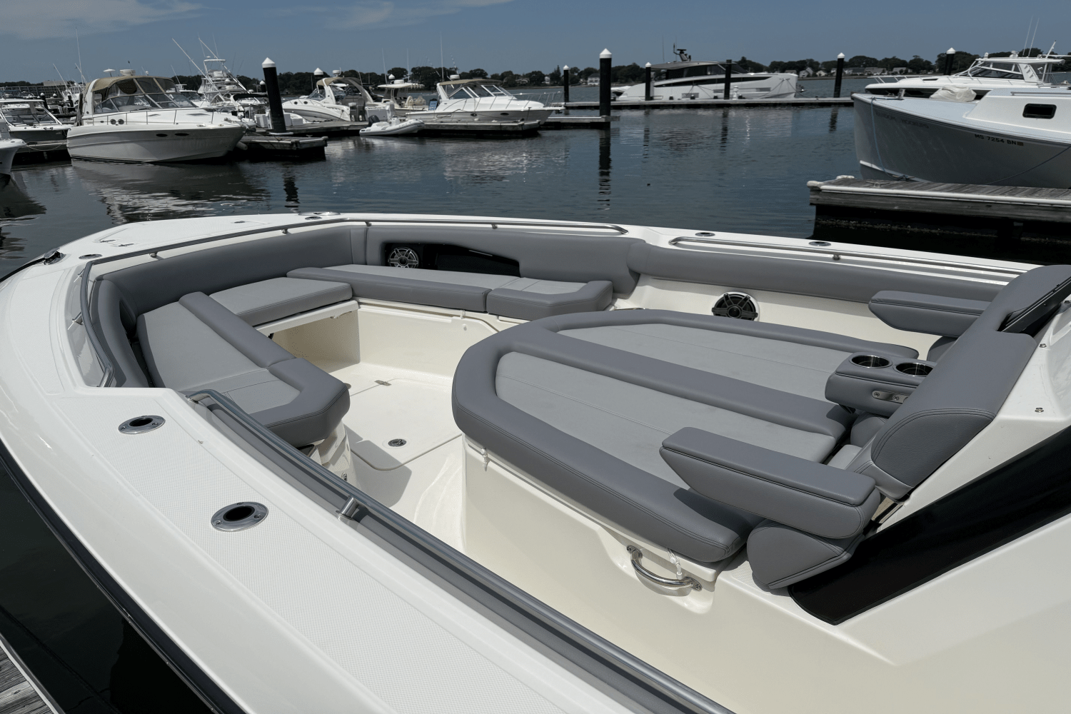 2025 Boston Whaler 360 Outrage Image Thumbnail #5