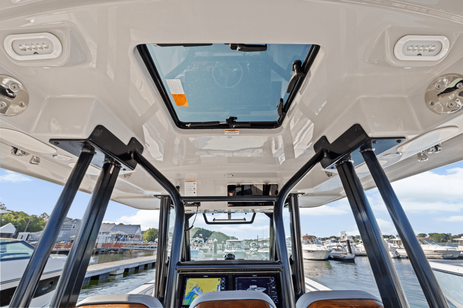 2025 Boston Whaler 360 Outrage Image Thumbnail #23