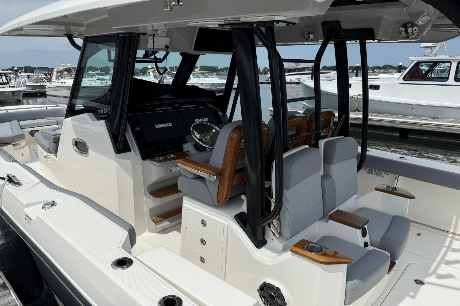 2025 Boston Whaler 360 Outrage Image Thumbnail #3