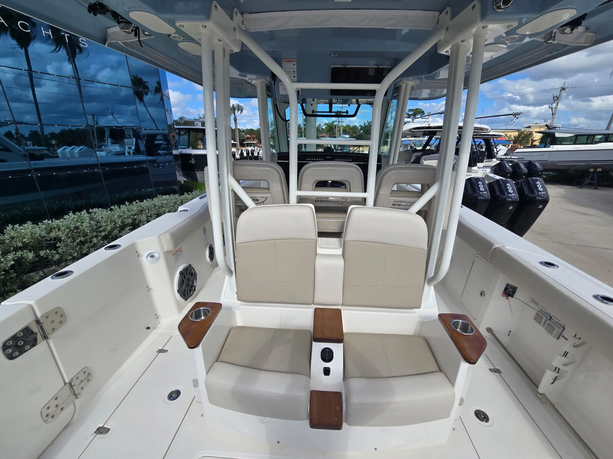 2025 Boston Whaler 360 Outrage Image Thumbnail #7