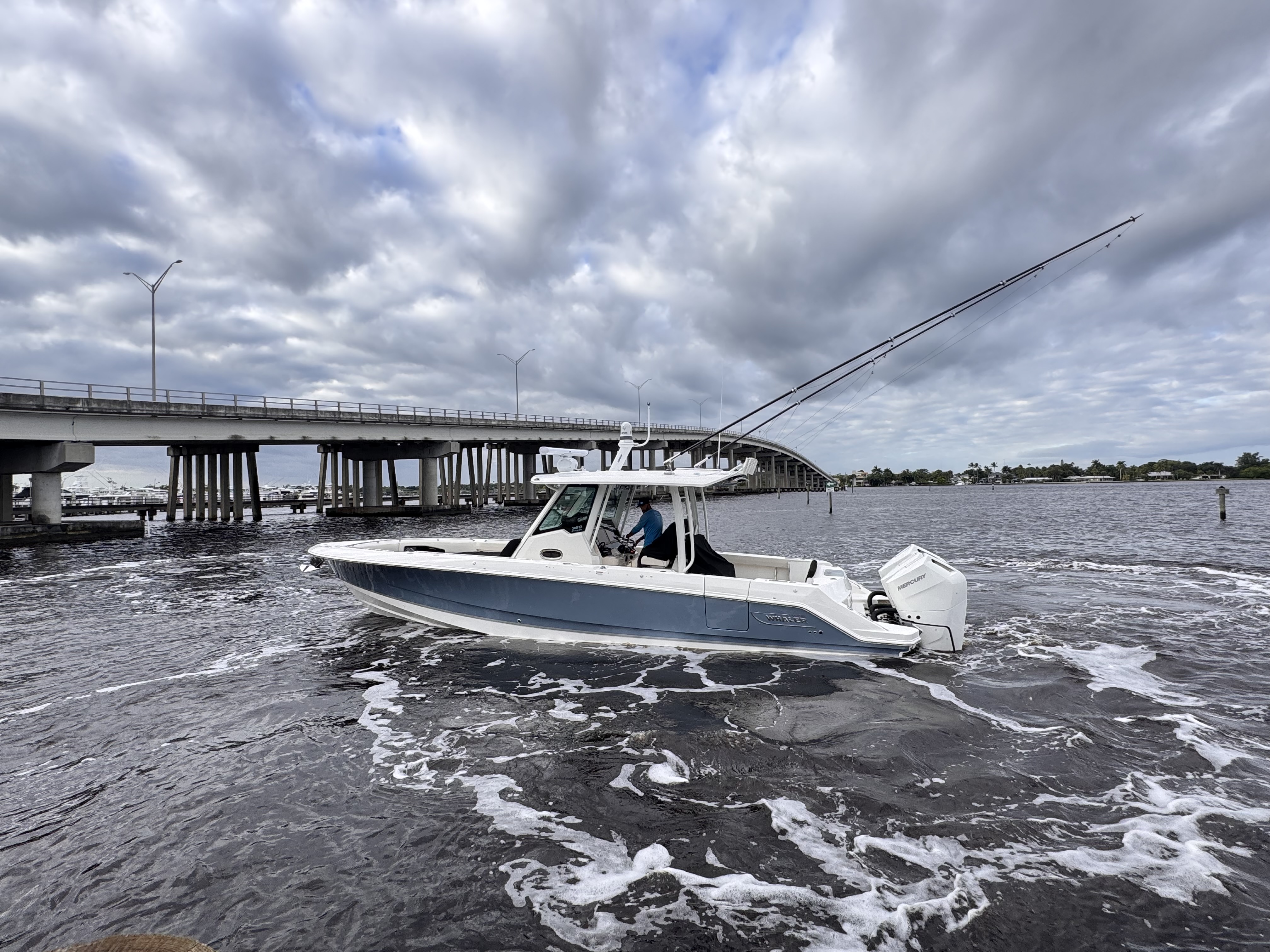 2025 Boston Whaler 360 Outrage Image Thumbnail #4