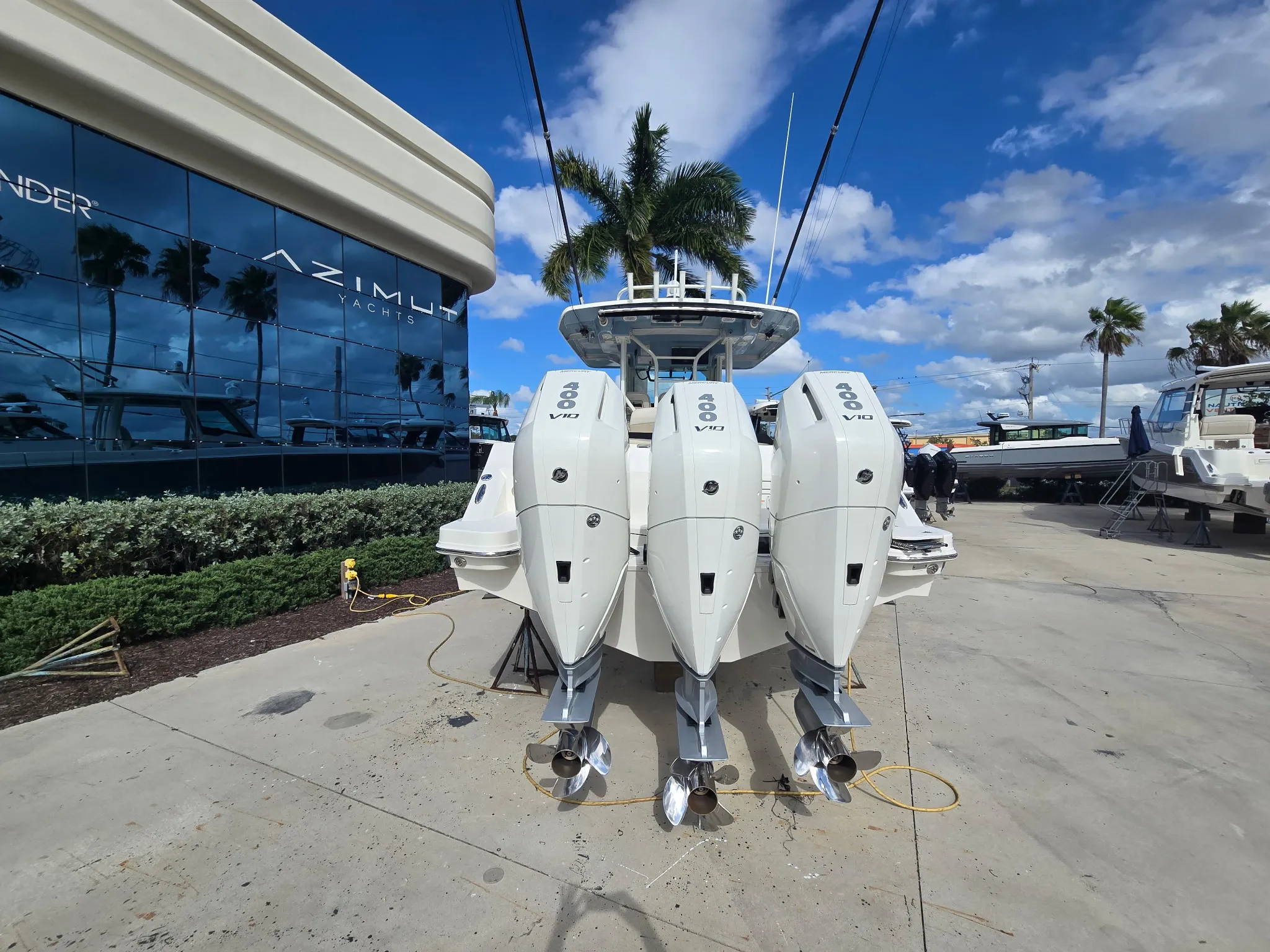 2025 Boston Whaler 360 Outrage Image Thumbnail #3