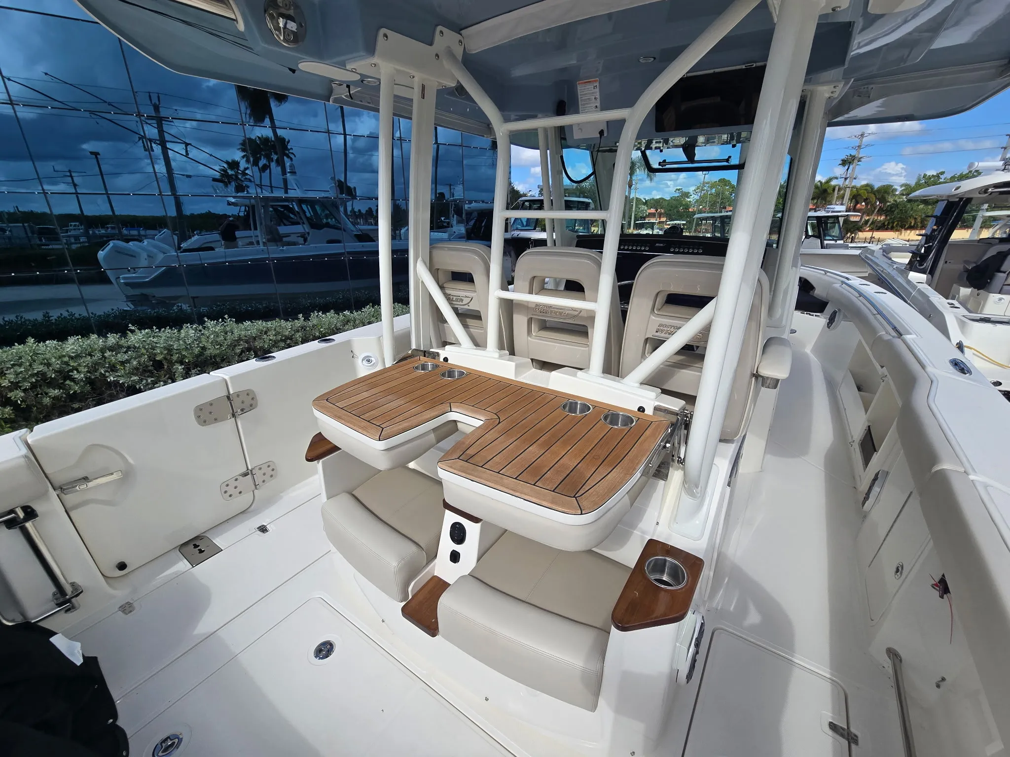 2025 Boston Whaler 360 Outrage Image Thumbnail #6