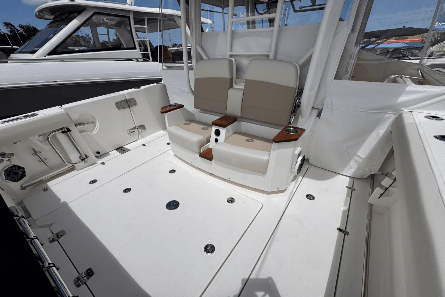 2025 Boston Whaler 360 Outrage Image Thumbnail #13
