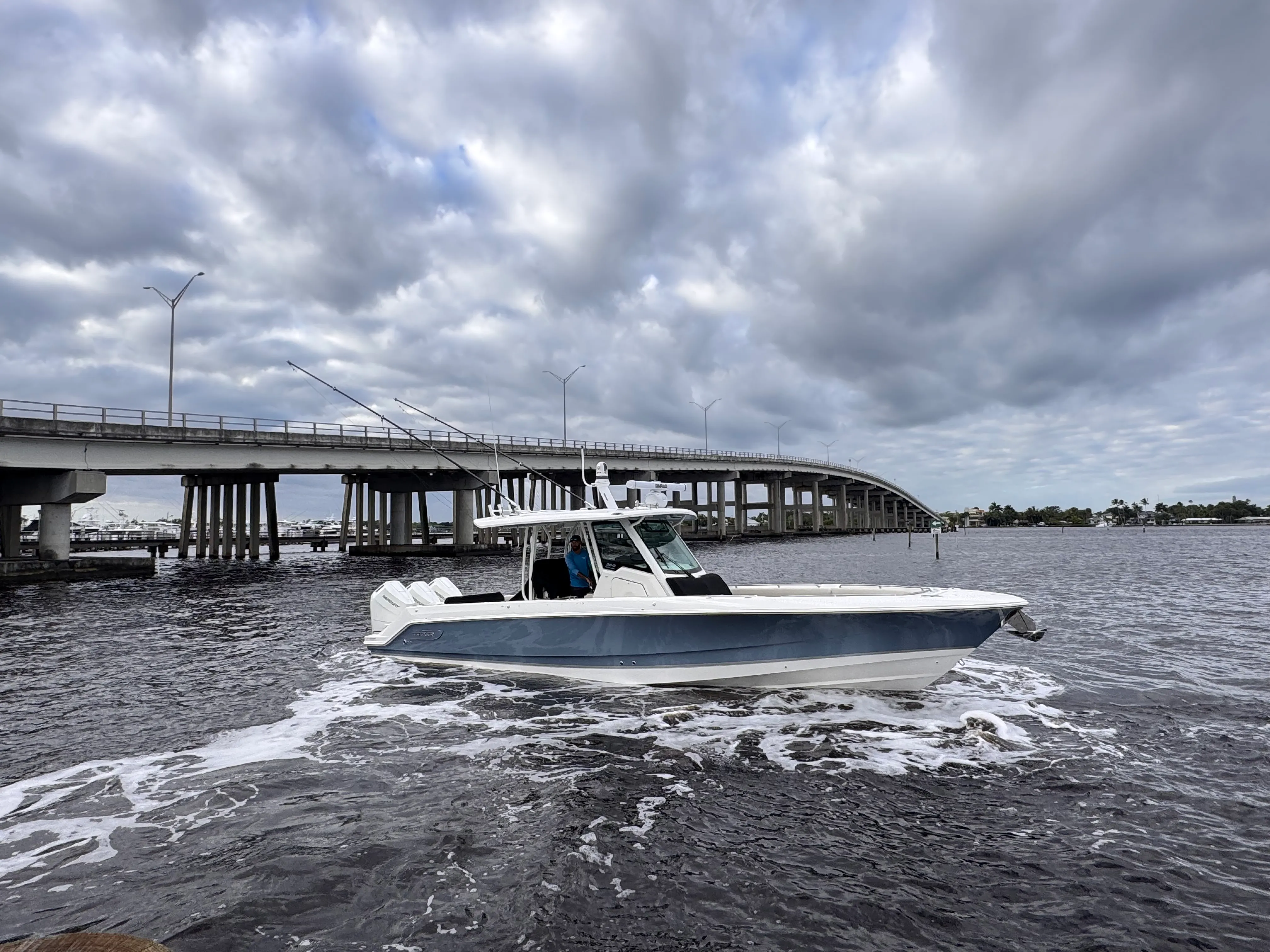 2025 Boston Whaler 360 Outrage Image Thumbnail #1