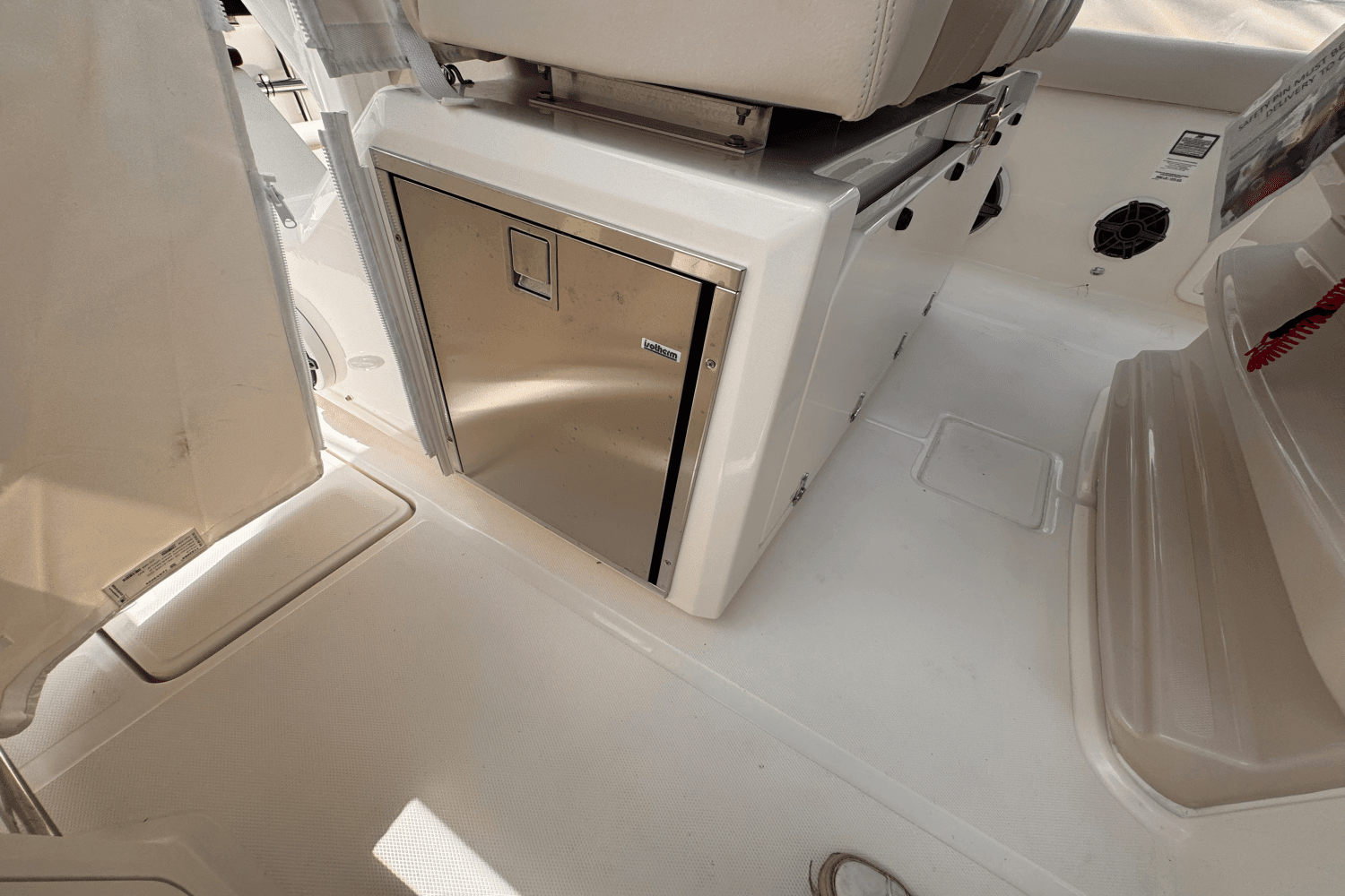 2025 Boston Whaler 360 Outrage Image Thumbnail #20