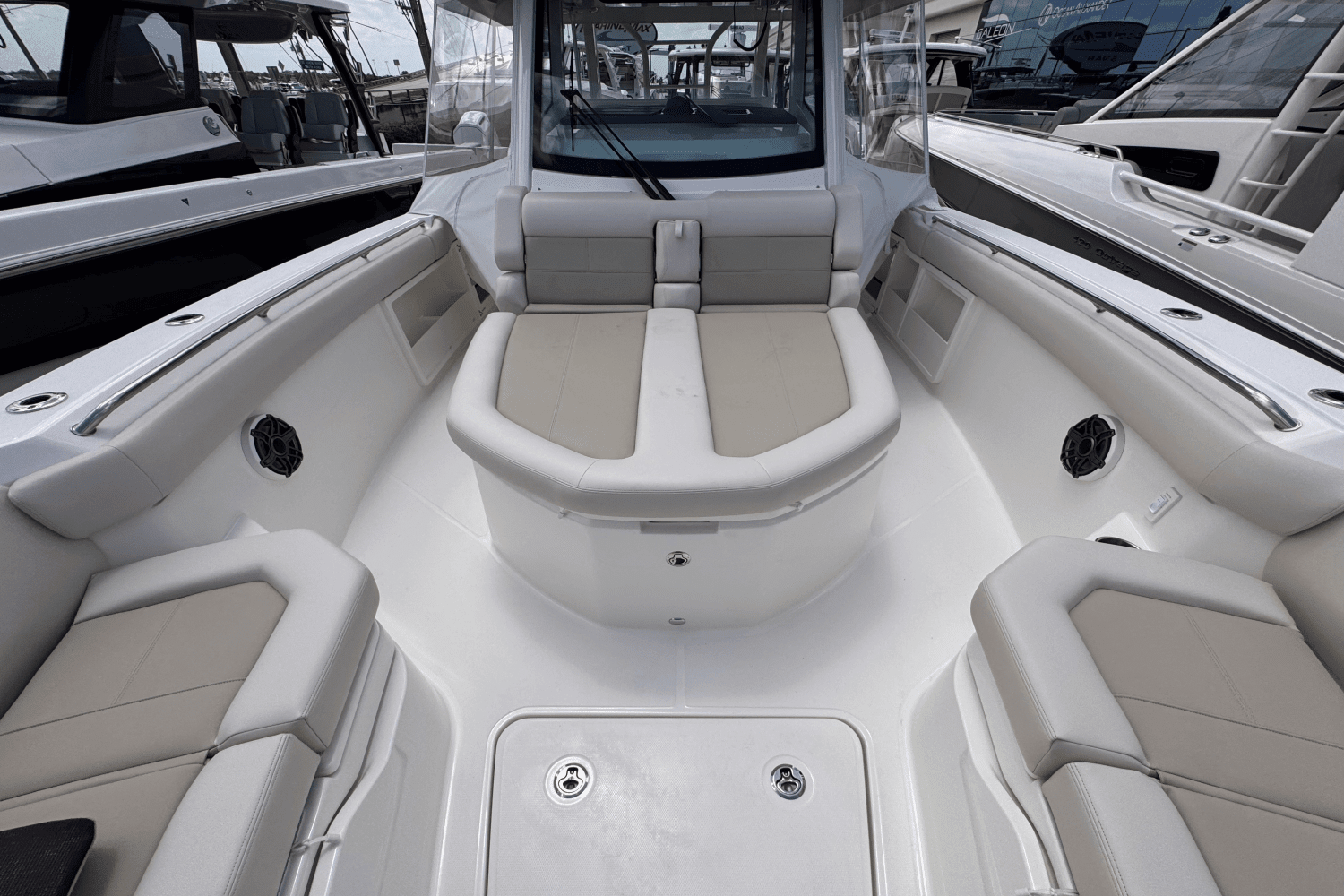 2025 Boston Whaler 360 Outrage Image Thumbnail #25
