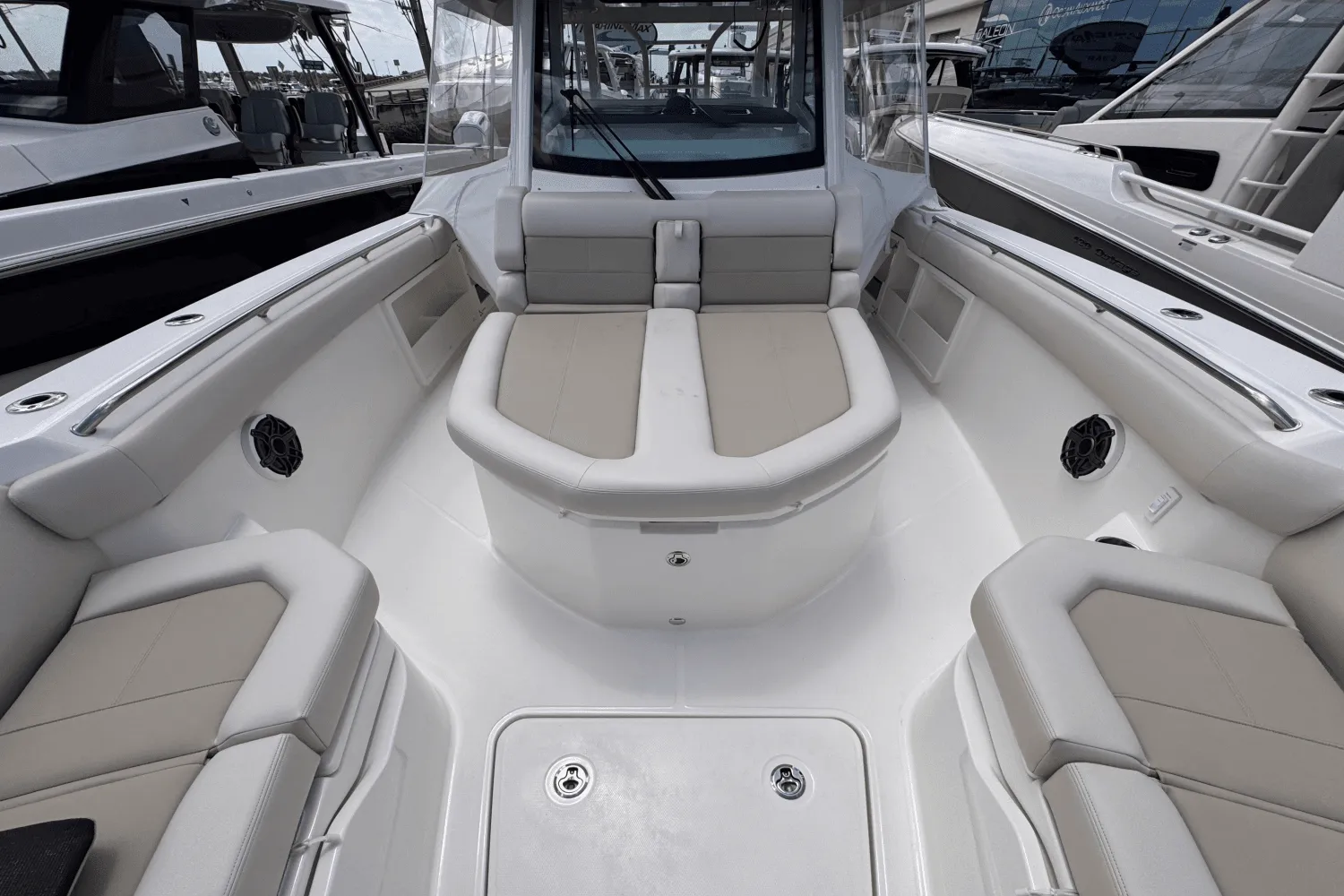 2025 Boston Whaler 360 Outrage Image Thumbnail #30