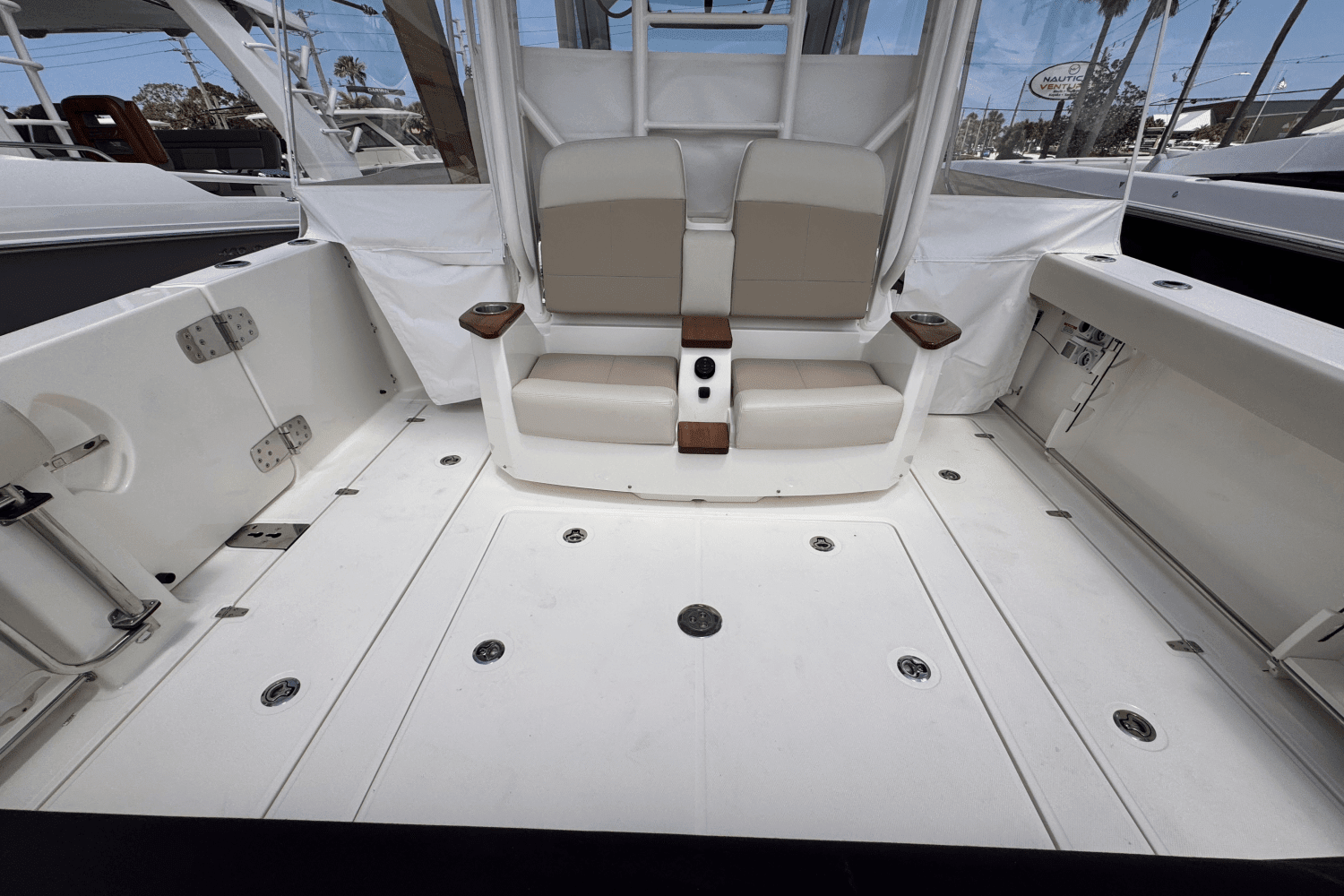 2025 Boston Whaler 360 Outrage Image Thumbnail #9