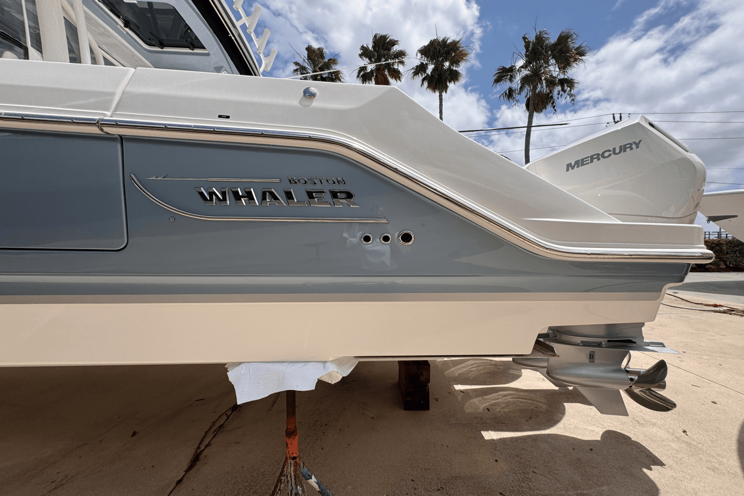 2025 Boston Whaler 360 Outrage Image Thumbnail #3