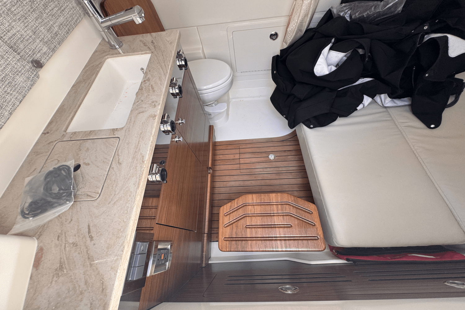 2025 Boston Whaler 360 Outrage Image Thumbnail #35