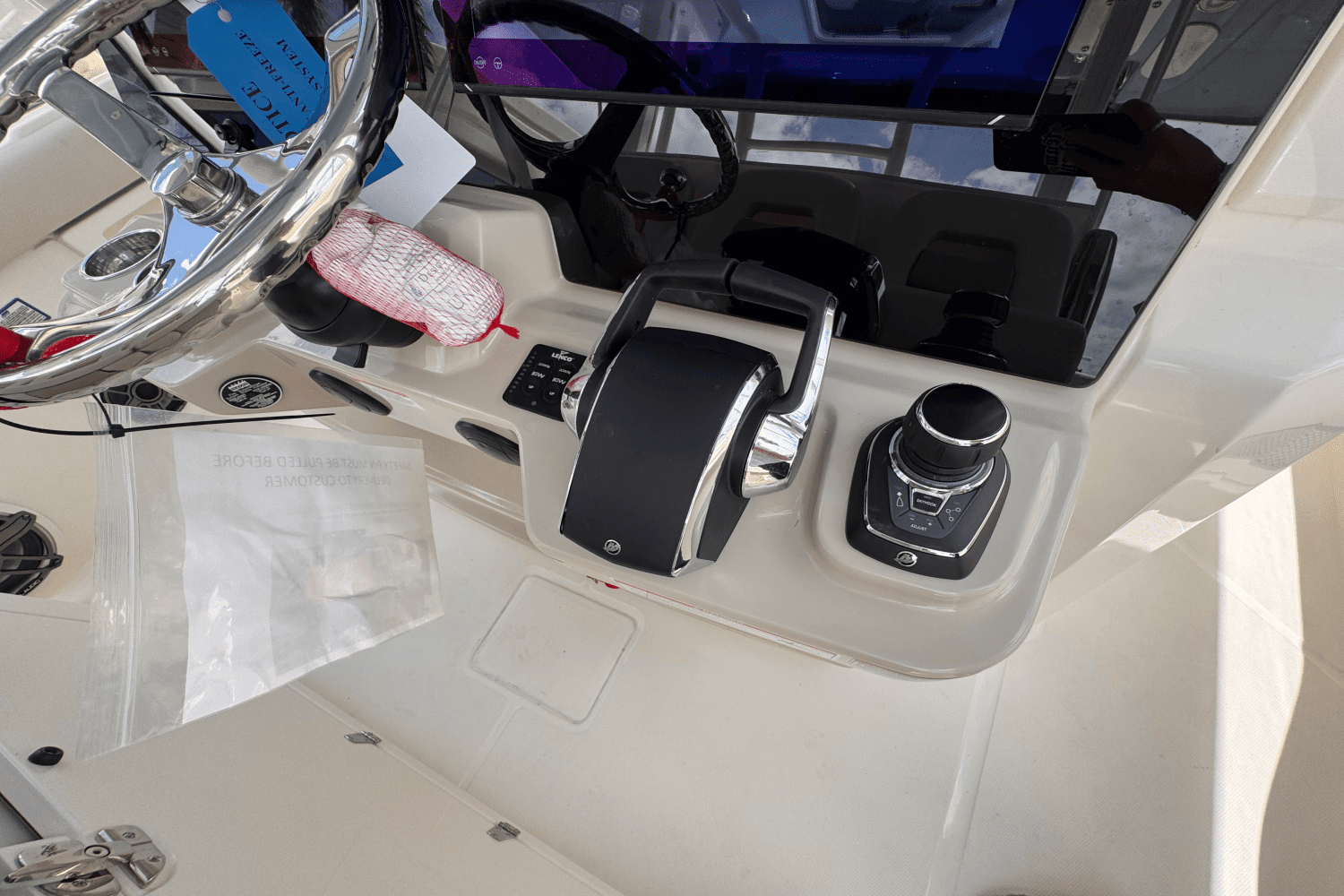 2025 Boston Whaler 360 Outrage Image Thumbnail #18