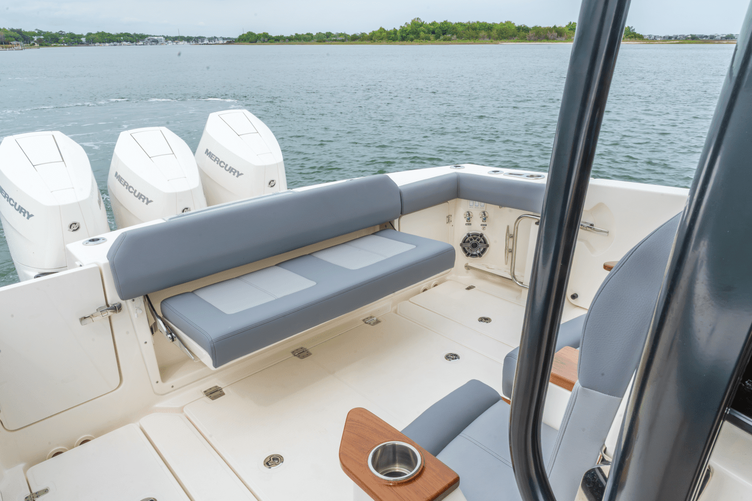 2025 Boston Whaler 360 Outrage Image Thumbnail #4