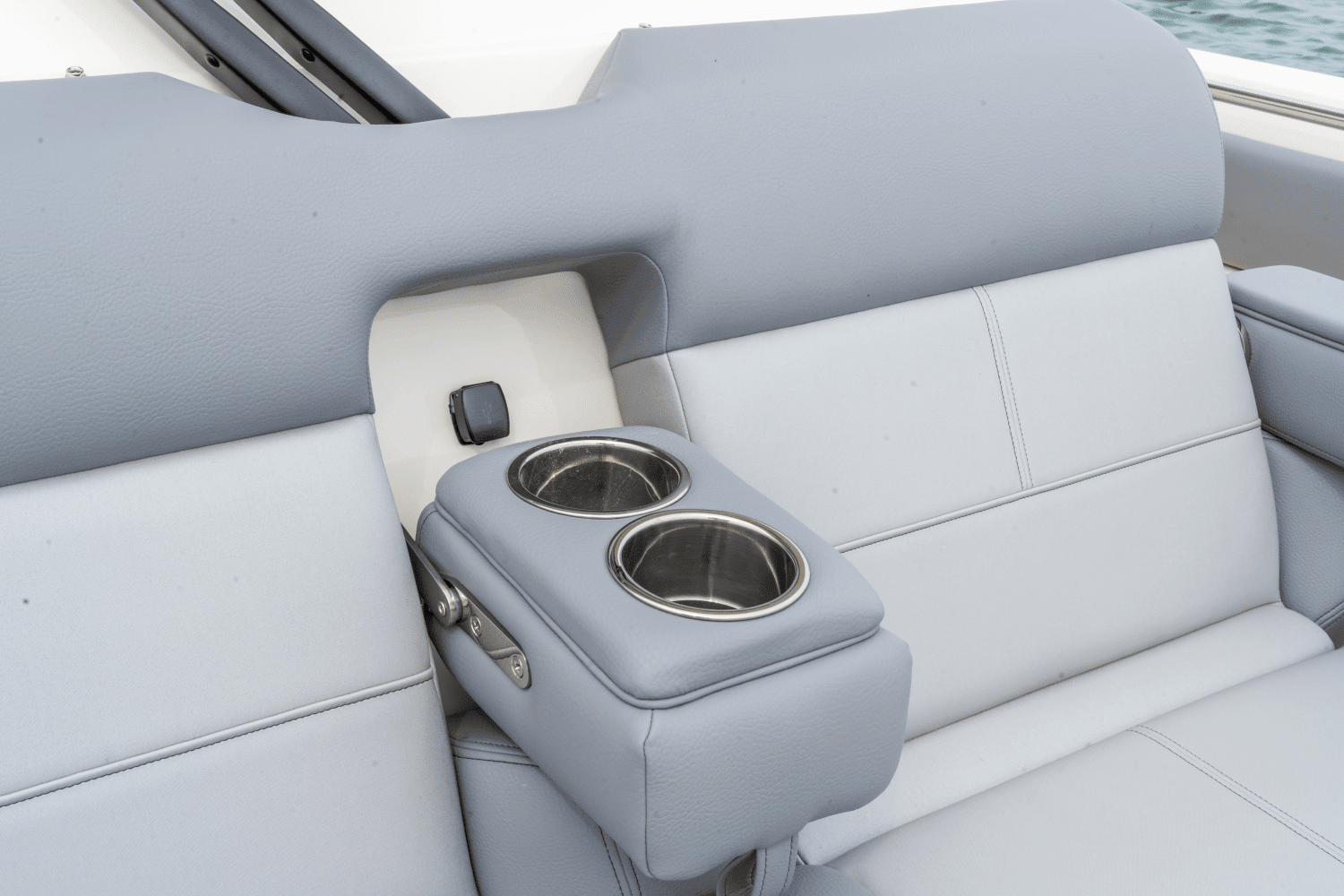 2025 Boston Whaler 360 Outrage Image Thumbnail #32