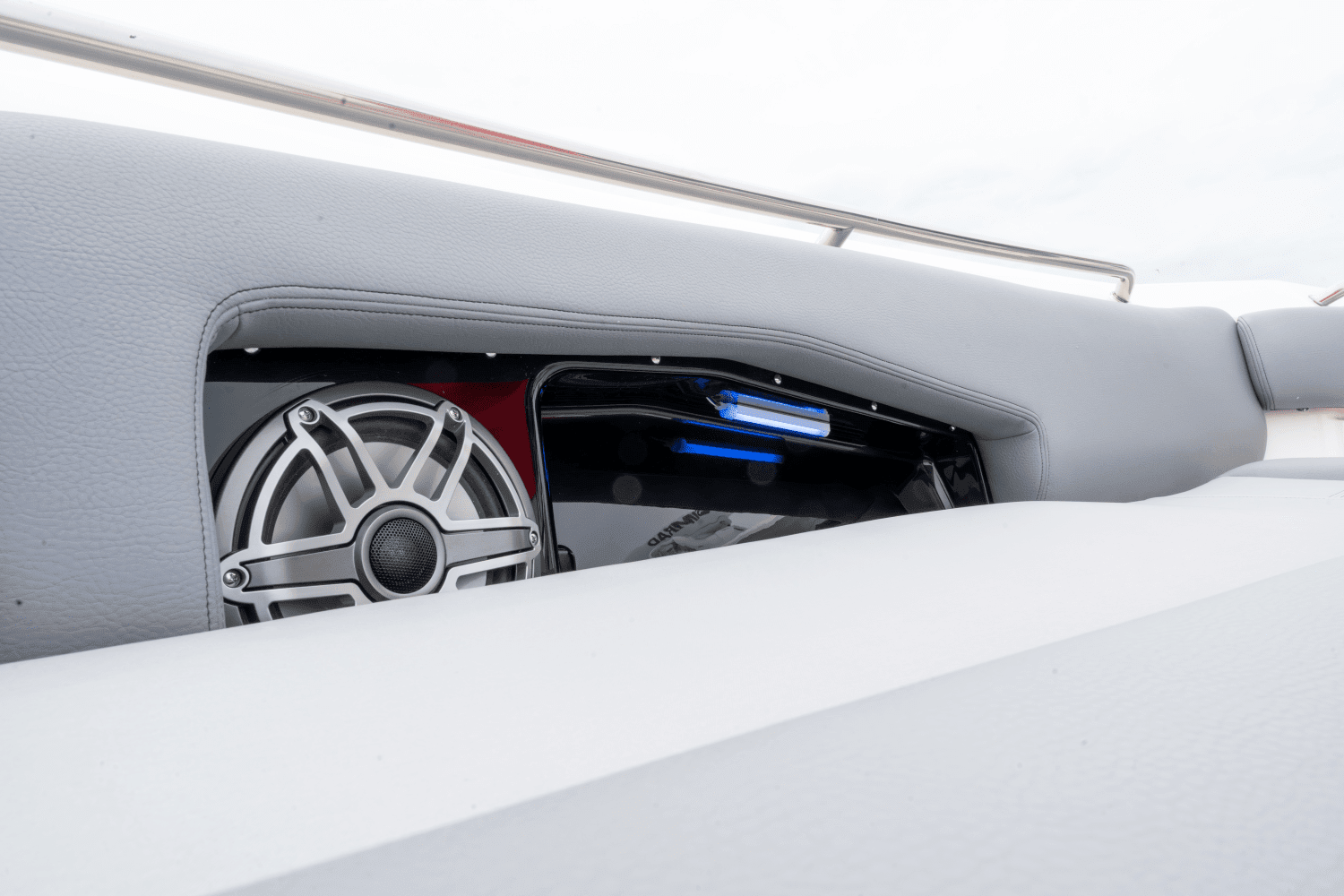 2025 Boston Whaler 360 Outrage Image Thumbnail #34