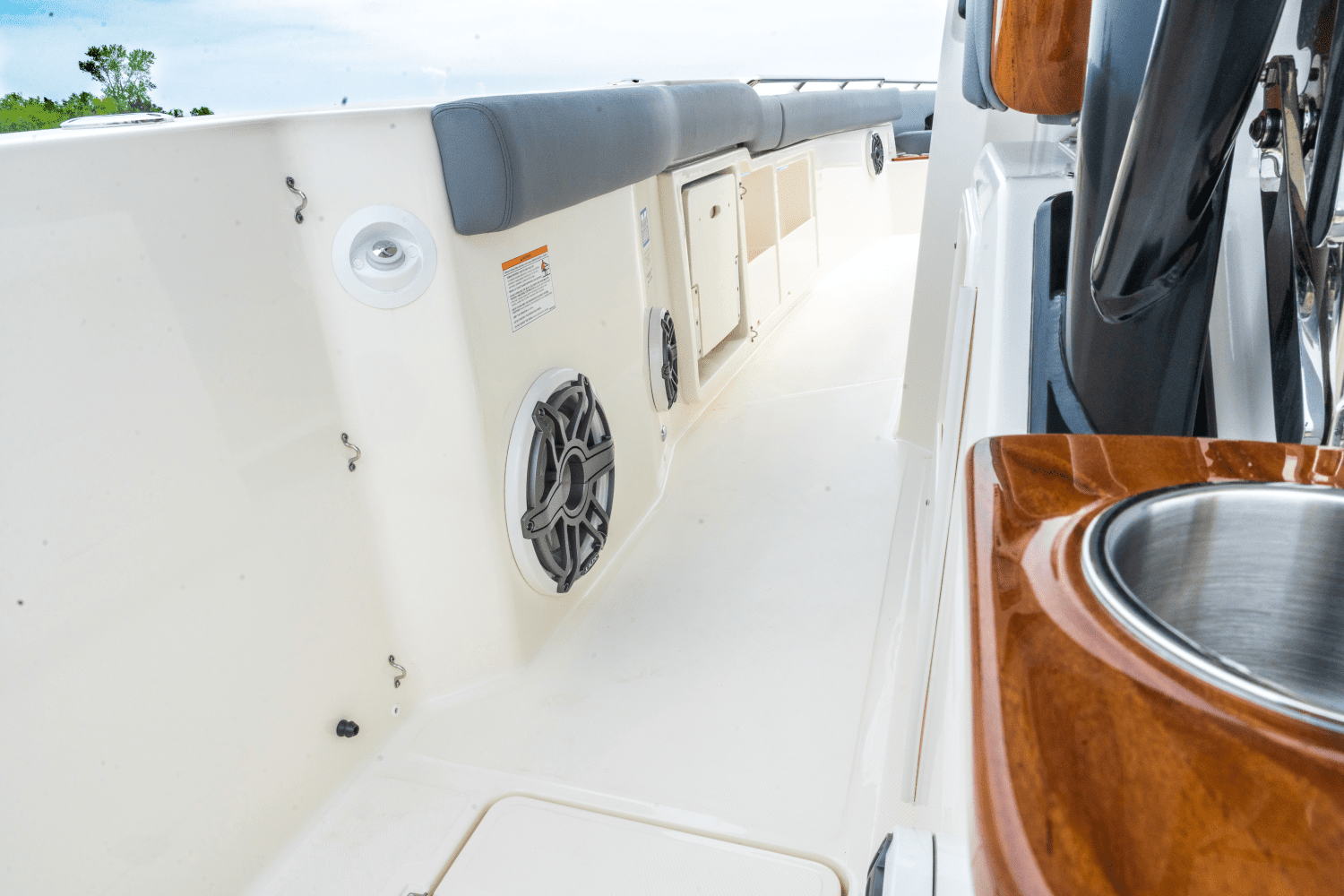 2025 Boston Whaler 360 Outrage Image Thumbnail #13