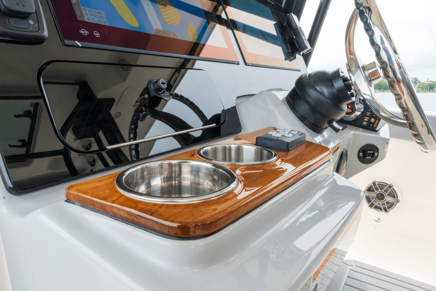 2025 Boston Whaler 360 Outrage Image Thumbnail #19
