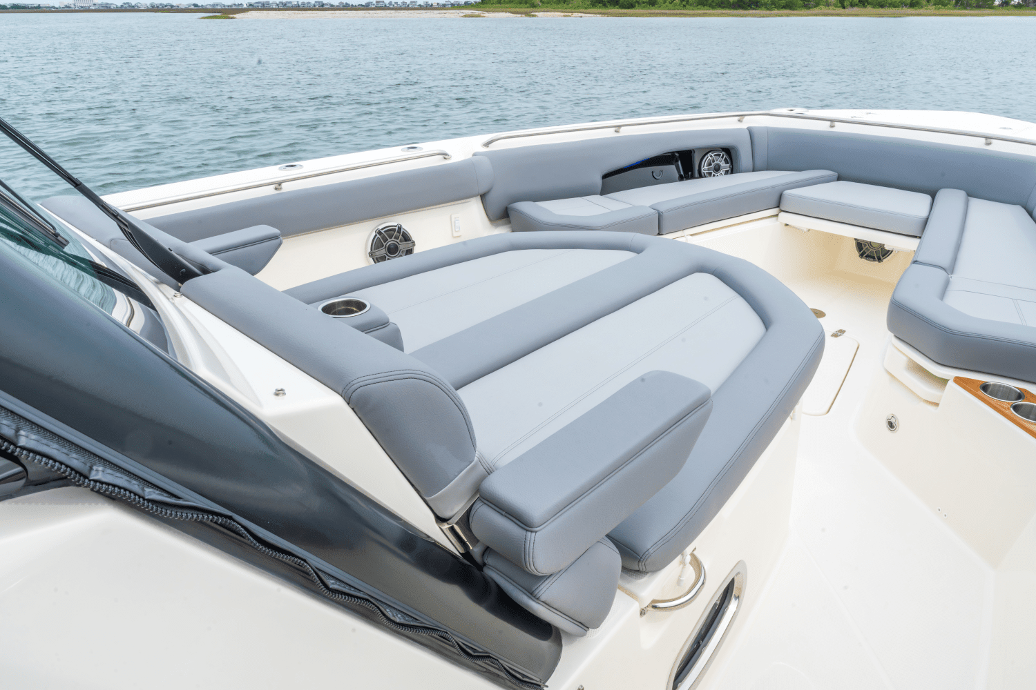 2025 Boston Whaler 360 Outrage Image Thumbnail #28