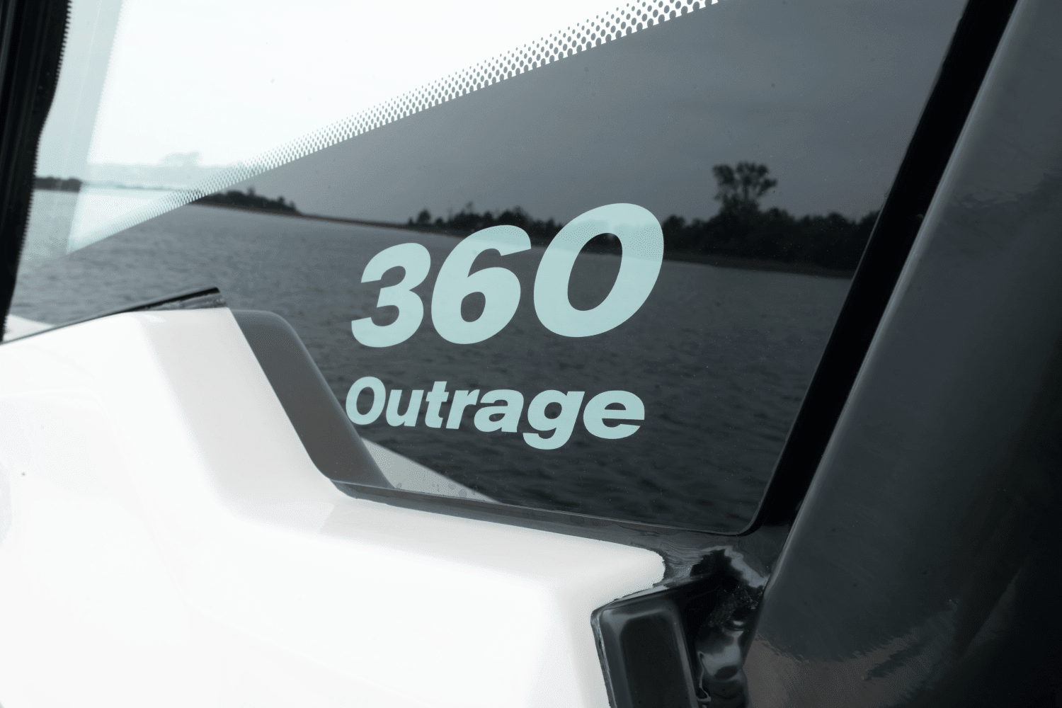 2025 Boston Whaler 360 Outrage Image Thumbnail #25