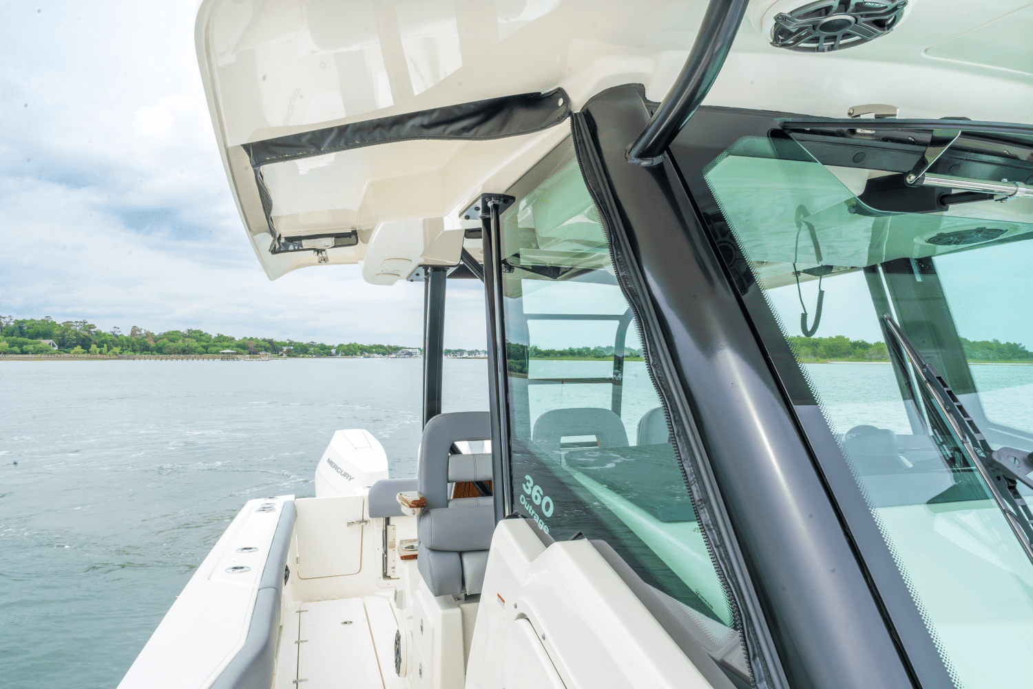 2025 Boston Whaler 360 Outrage Image Thumbnail #23