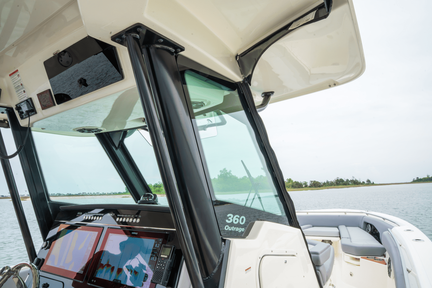 2025 Boston Whaler 360 Outrage Image Thumbnail #24