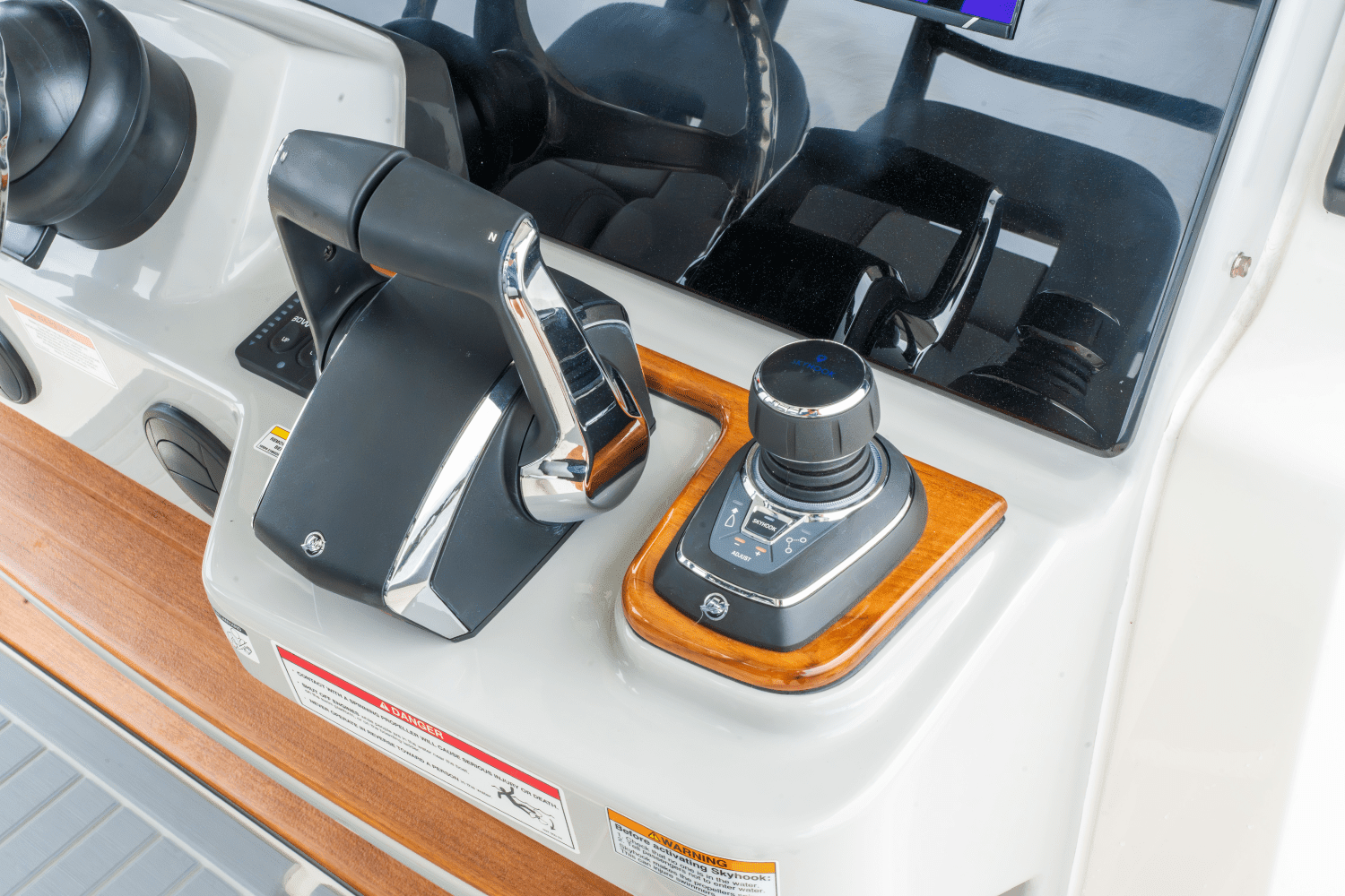 2025 Boston Whaler 360 Outrage Image Thumbnail #20