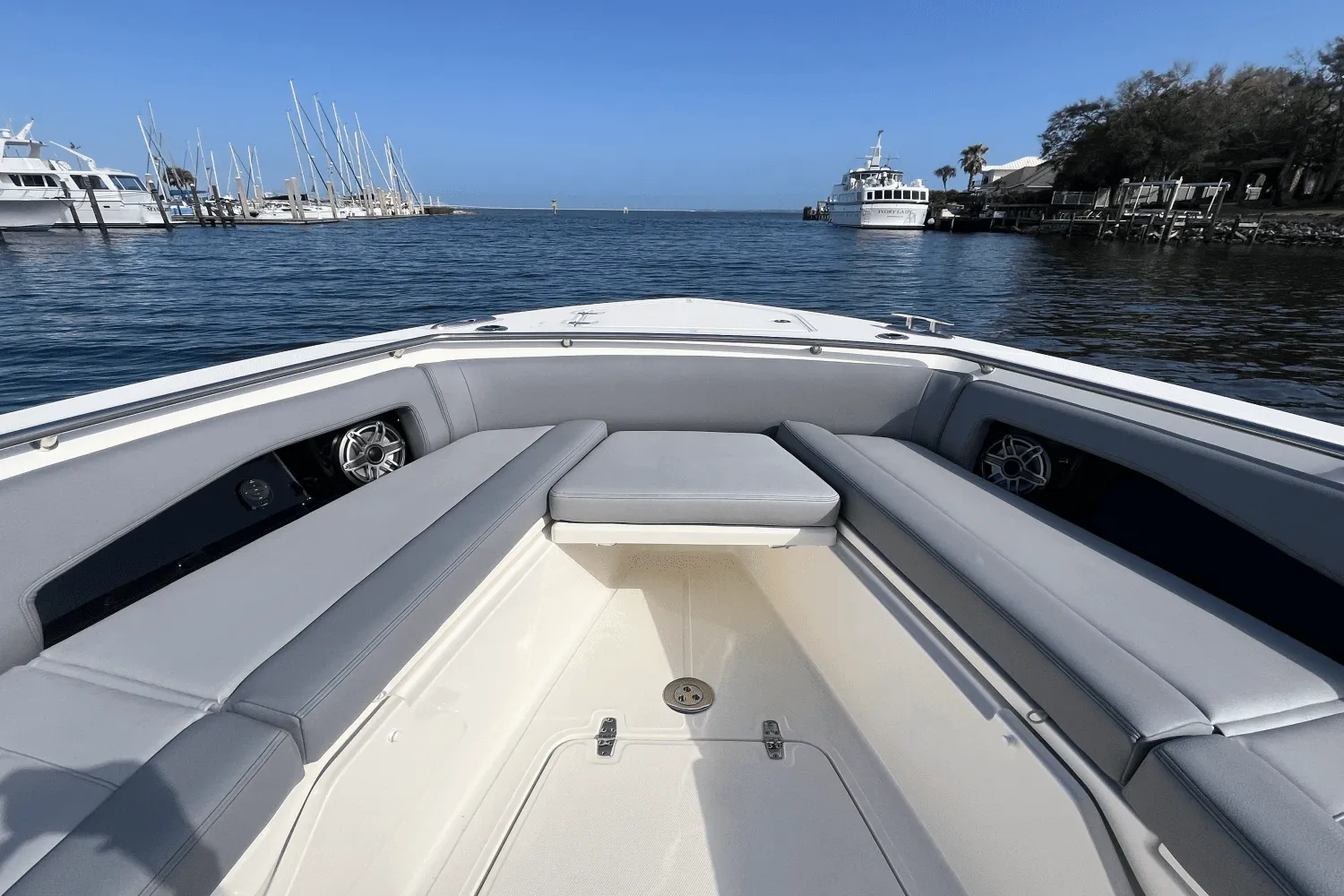 2025 Boston Whaler 360 Outrage Image Thumbnail #19