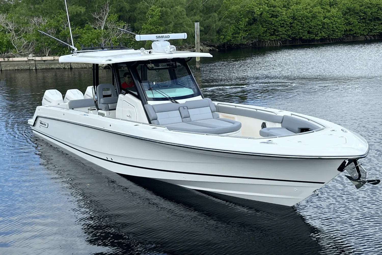 2025 Boston Whaler 360 Outrage Image Thumbnail #3