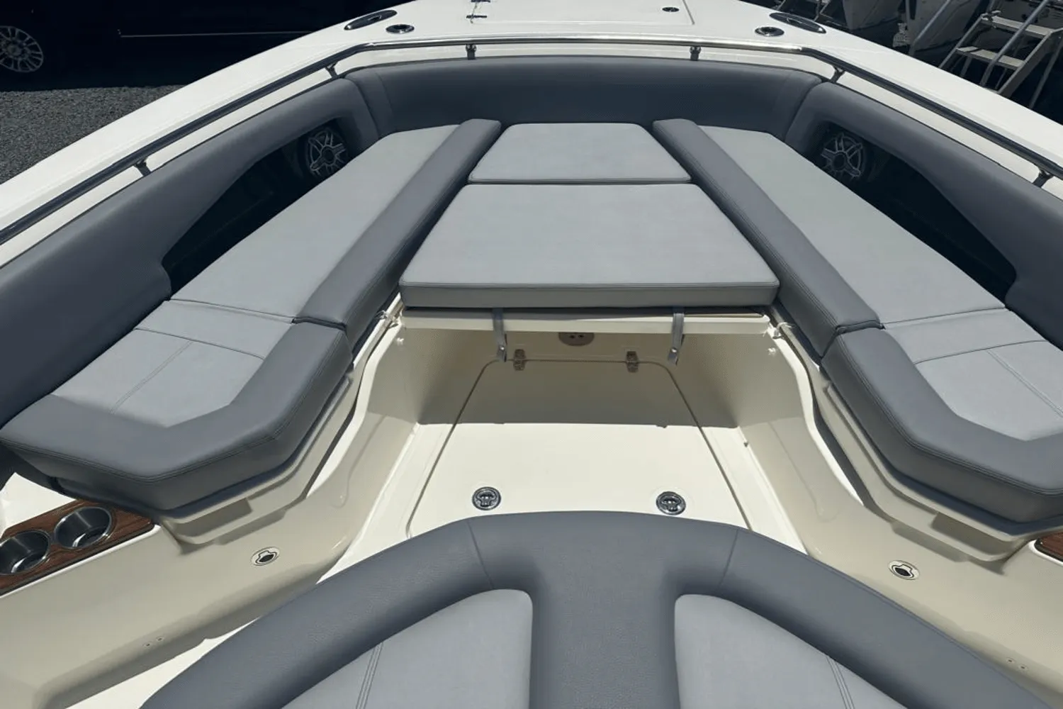 2025 Boston Whaler 360 Outrage Image Thumbnail #9