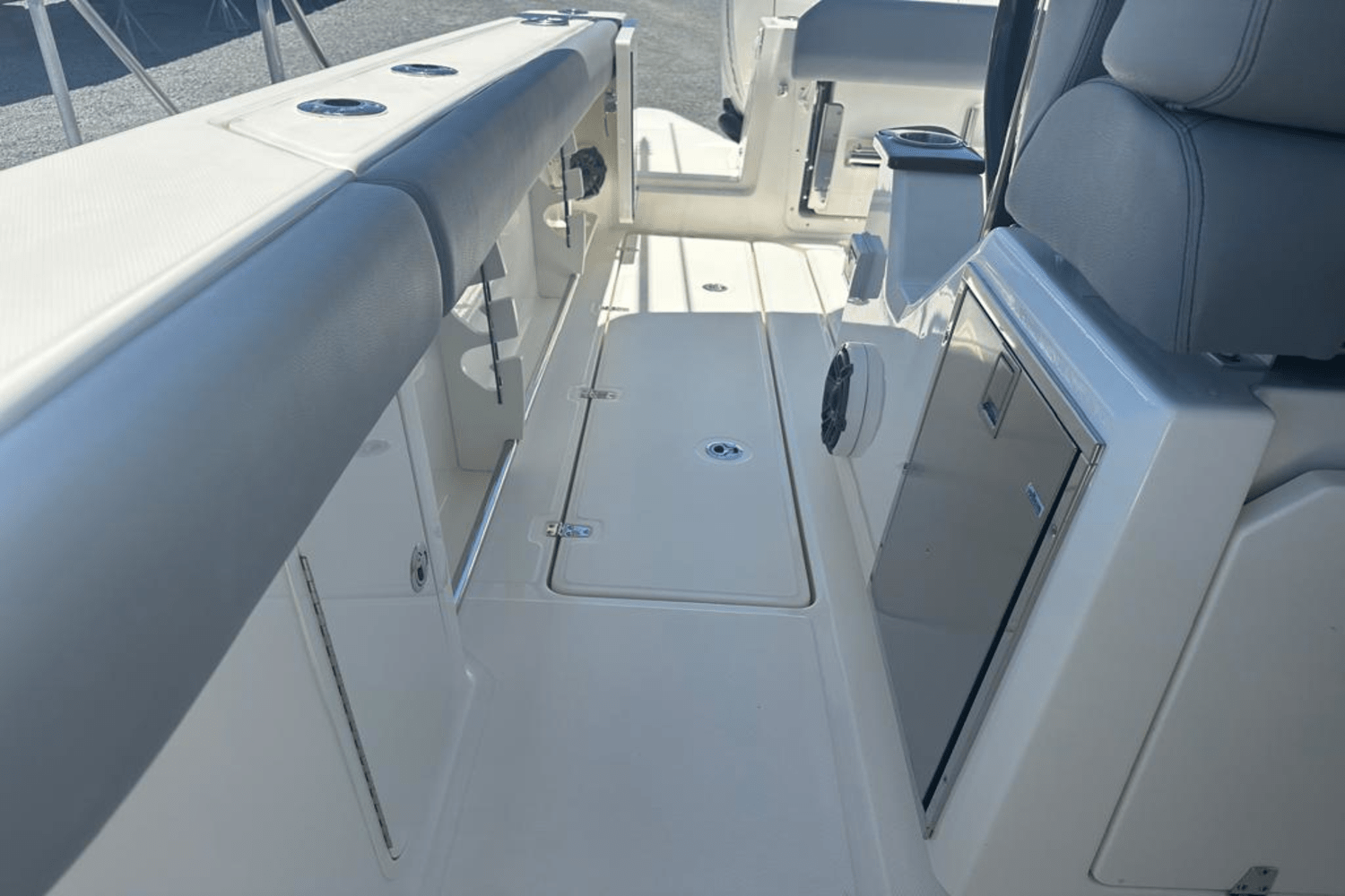 2025 Boston Whaler 360 Outrage Image Thumbnail #23