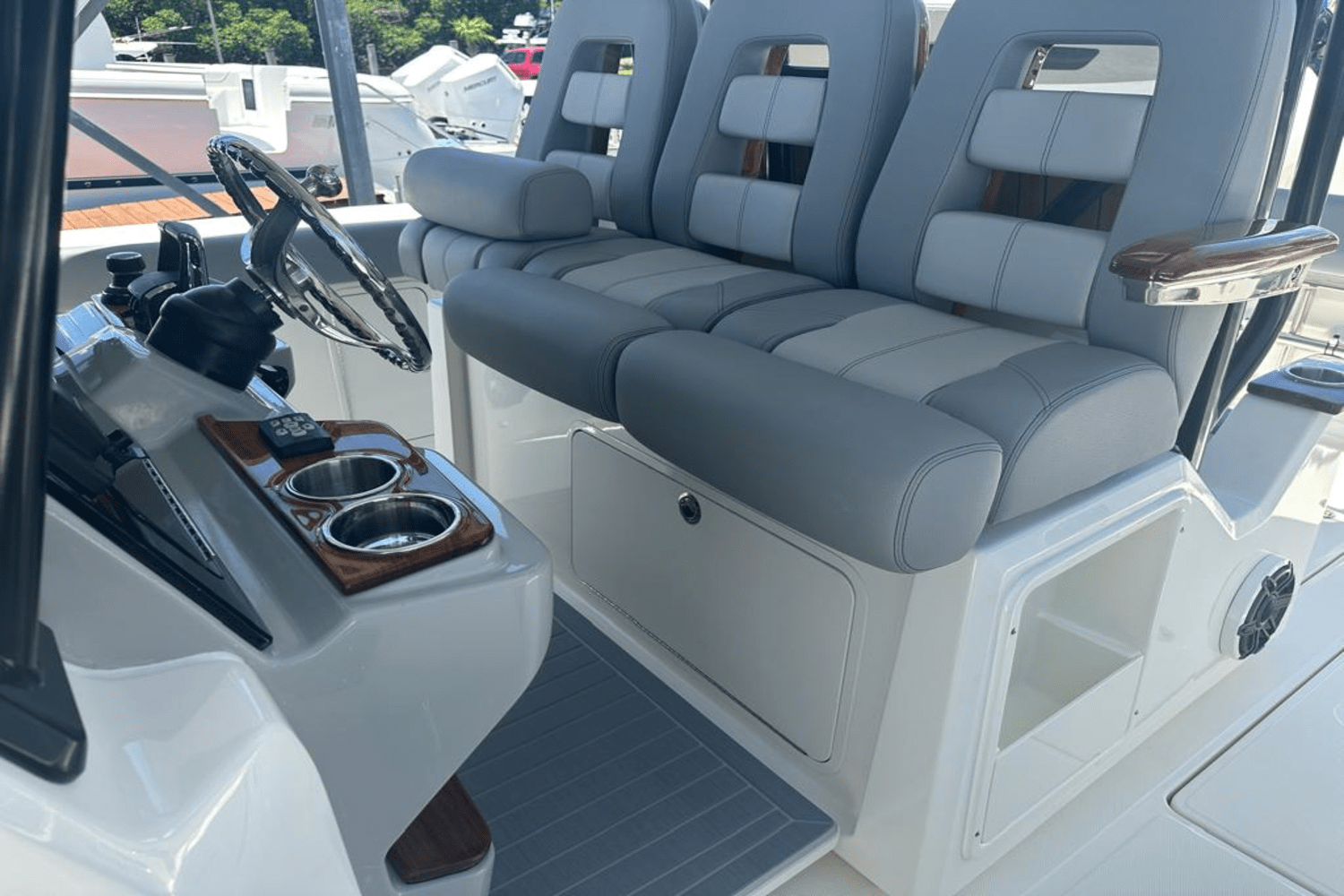 2025 Boston Whaler 360 Outrage Image Thumbnail #22